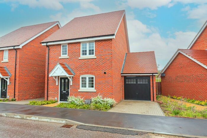 3 Bedroom Detached House To Rent In Trill Way, Wokingham, RG40