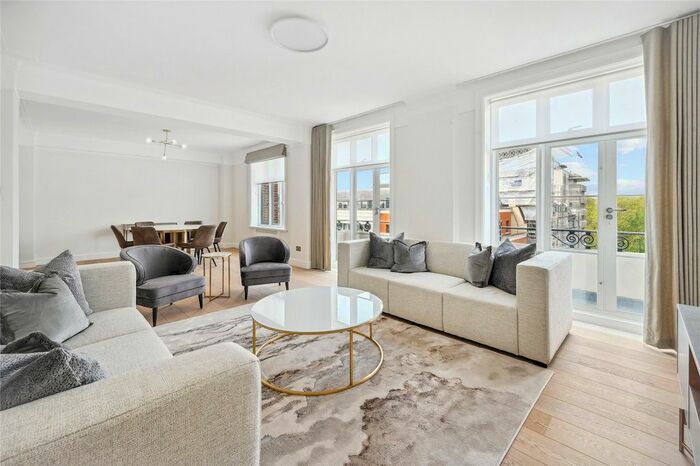 3 Bedroom Flat To Rent In Chesterfield House, South Audley Street, W1K