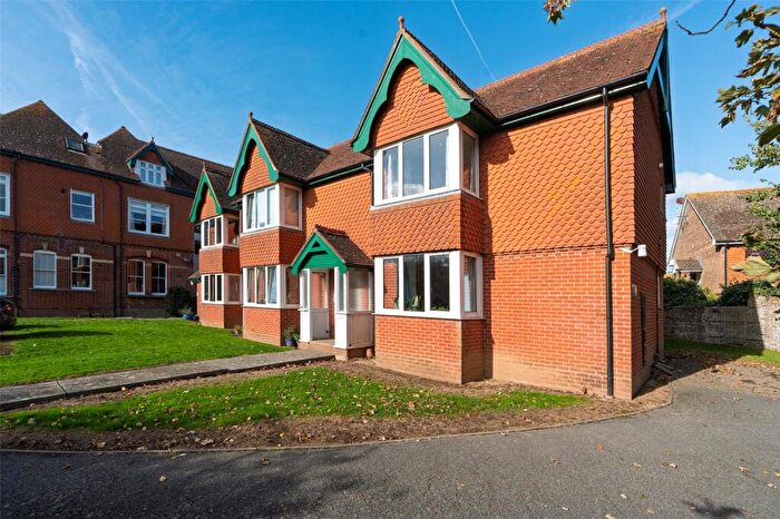 2 Bedroom Flat For Sale In Lansdowne Road, Worthing, West Sussex, BN11
