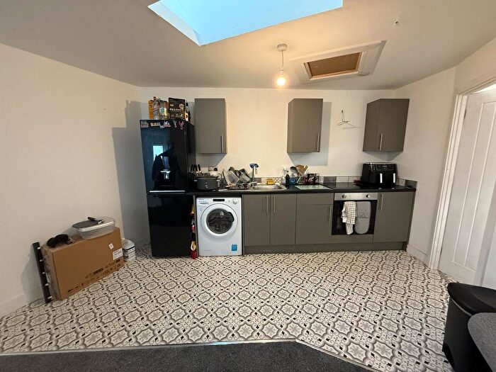 2 Bedroom Flat To Rent In Church Street, Ripley, DE5