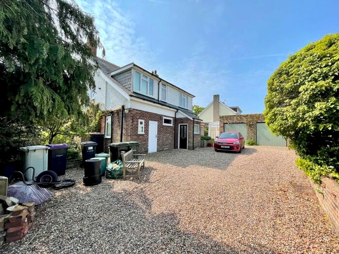 4 Bedroom Detached House For Sale In Planting Side, Little Cawthorpe, Louth, LN11