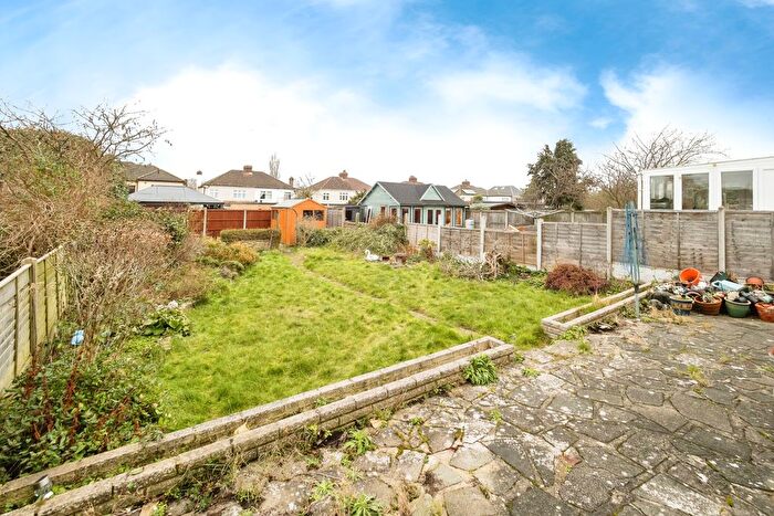 2 Bedroom Bungalow For Sale In Fairfield Close, Hornchurch, RM12