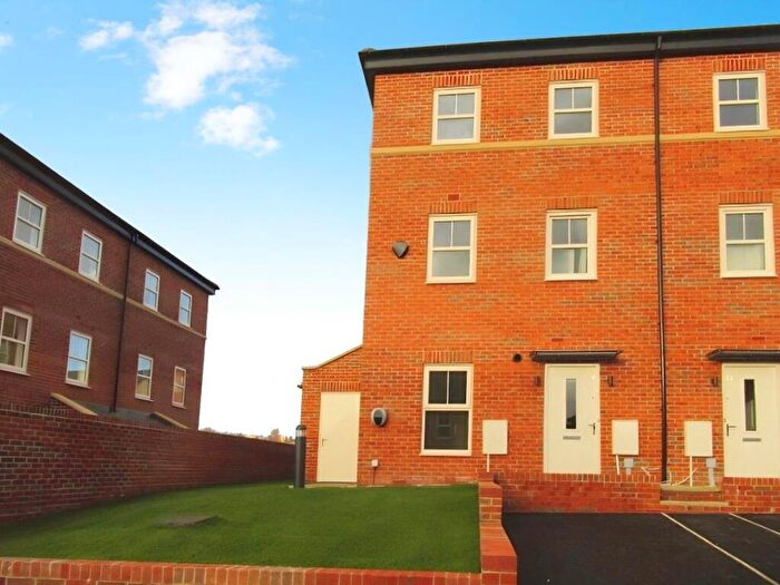 2 Bedroom Semi Detached House To Rent In Roche Avenue, Leeds, LS14