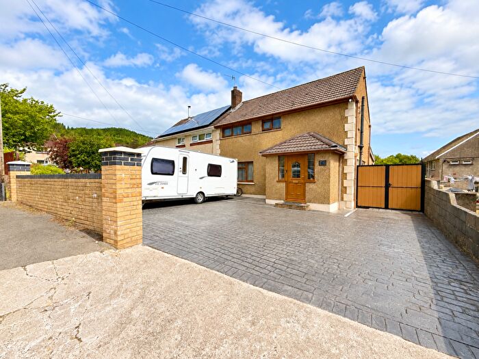 3 Bedroom Semi-Detached House For Sale In Llygad Yr Haul, Glynneath, Neath, Neath Port Talbot, SA11