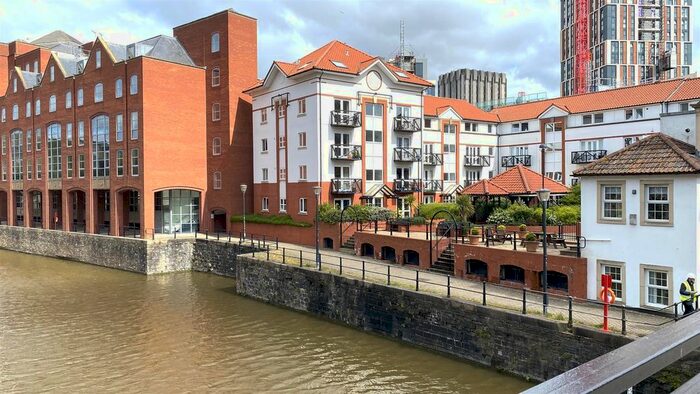 2 Bedroom Flat To Rent In Queen Street, St. Philips, Bristol, BS2