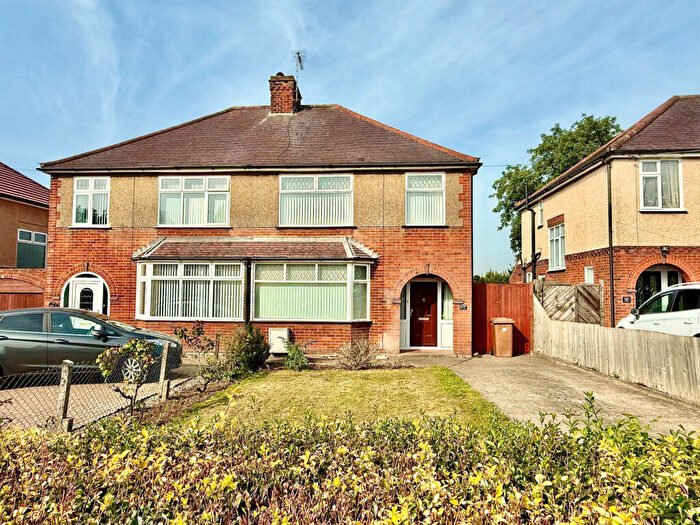3 Bedroom Semi-Detached House For Sale In Norwich Road, Ipswich, IP1