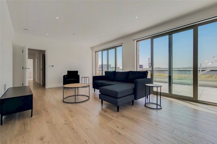 3 Bedroom Flat To Rent In Atlantis Avenue, London, E16