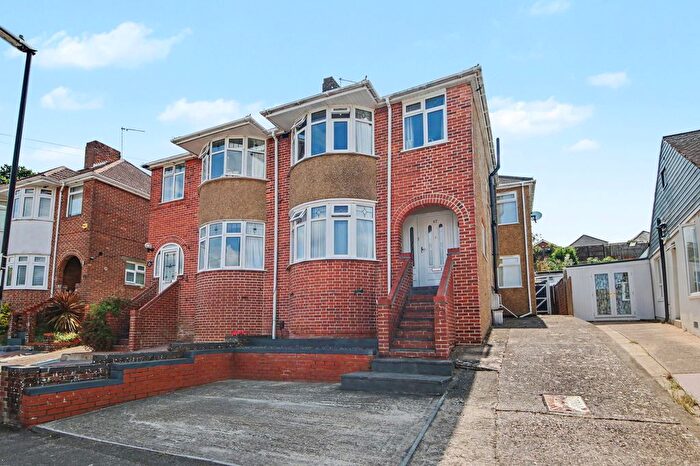 4 Bedroom Semi-Detached House For Sale In Gainsford Road, Bitterne, SO19
