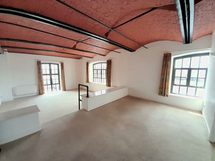 2 Bedroom House To Rent In South Quay, Wapping Quay, Liverpool City, L3