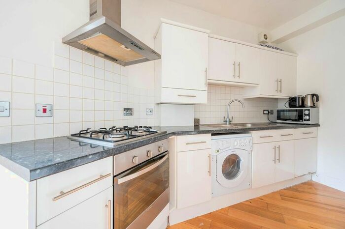 1 Bedroom Flat To Rent In Stockwell Road, Stockwell, London, SW9
