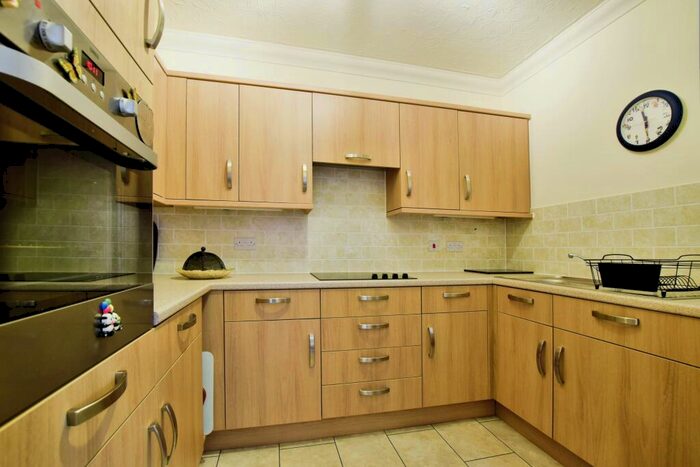 1 Bedroom Apartment For Sale In Hope Road, Sale, Greater Manchester, M33