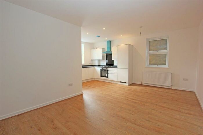2 Bedroom Apartment To Rent In Spencer Road, South Croydon, CR2