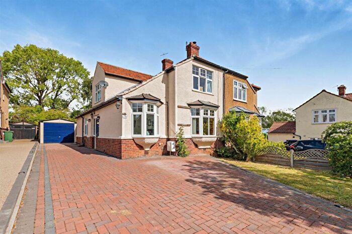 3 Bedroom Semi Detached House For Sale In Grace Avenue, Maidstone, ME16