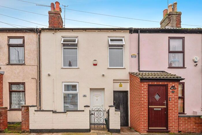 2 Bedroom Terraced House For Sale In Lancaster Road, Great Yarmouth, NR30
