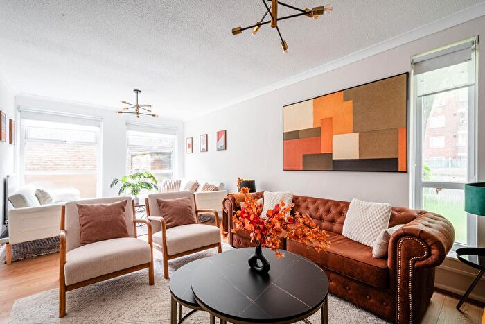 3 Bedroom Flat For Sale In Pownall Road, London, E8