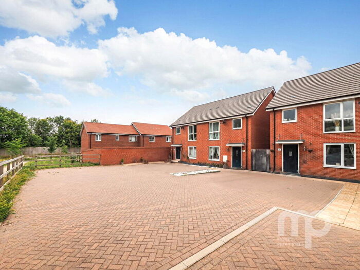 3 Bedroom Semi-Detached House For Sale In Wymondham, NR18