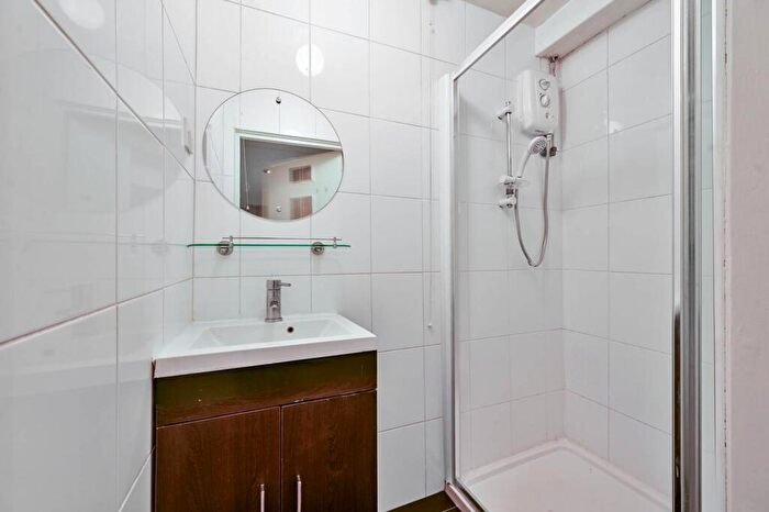 Studio To Rent In Hackney Road, Hackney, London, E2