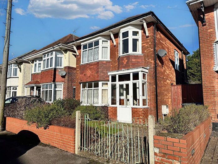 3 Bedroom Detached House To Rent In King Edward Avenue, Bournemouth, BH9