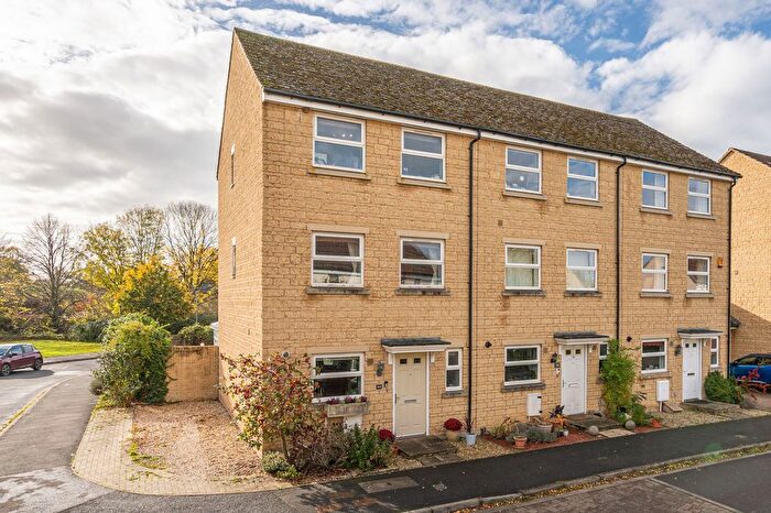 4 Bedroom End Of Terrace House For Sale In Avenue De Gien, Malmesbury, SN16