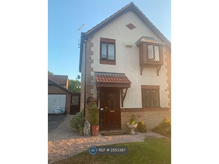 3 Bedroom Semi-Detached House To Rent In Pentridge Way, Totton, Southampton, SO40