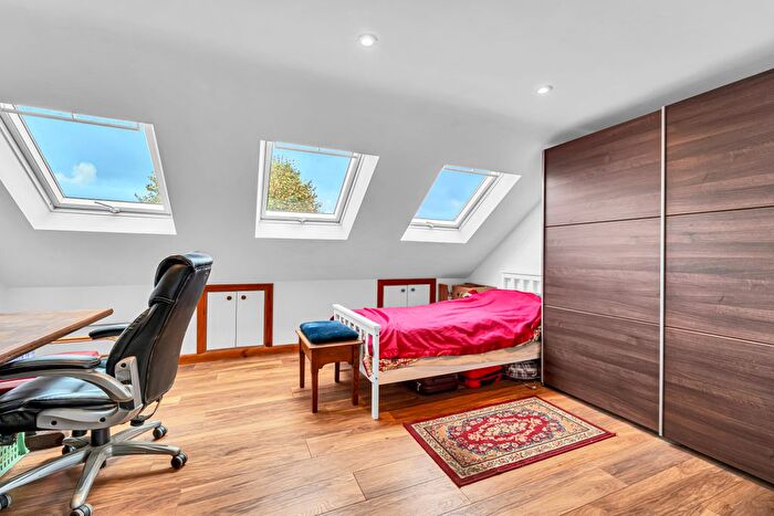 4 Bedroom Semi-detached House For Sale In Burgoyne Road, Sunbury-On-Thames, TW16