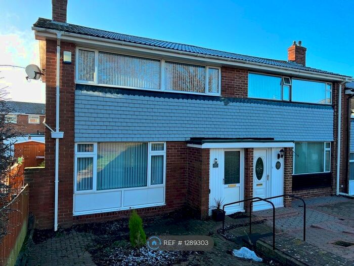 3 Bedroom End Of Terrace House To Rent In Hillhead Parkway, Newcastle Upon Tyne NE5
