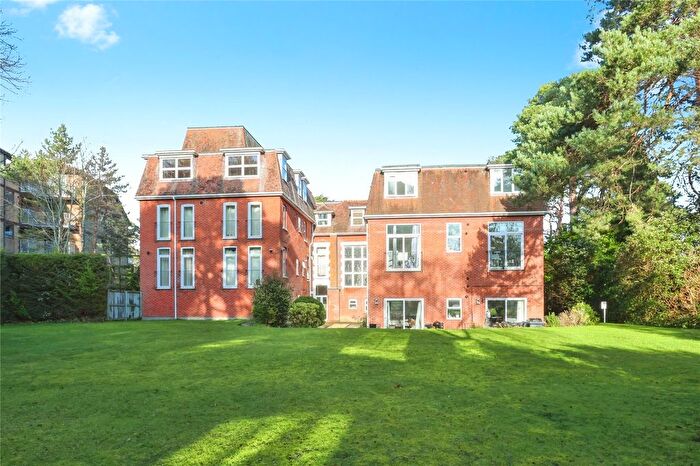 2 Bedroom Flat For Sale In Knyveton Road, Bournemouth, Dorset, BH1
