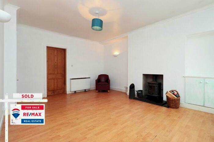 2 Bedroom Cottage For Sale In Viewfield Road, Tarbrax, EH55