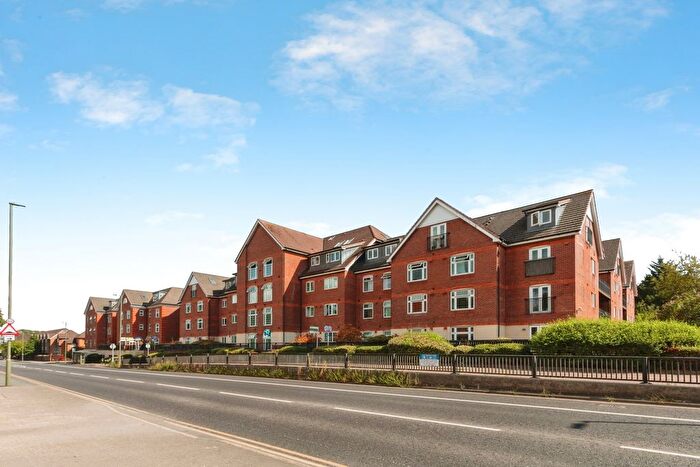 1 Bedroom Flat For Sale In London Road, Camberley, Surrey, GU15