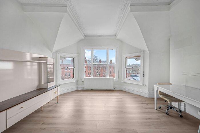 1 Bedroom Flat For Sale In Greencroft Gardens, South Hampstead, NW6