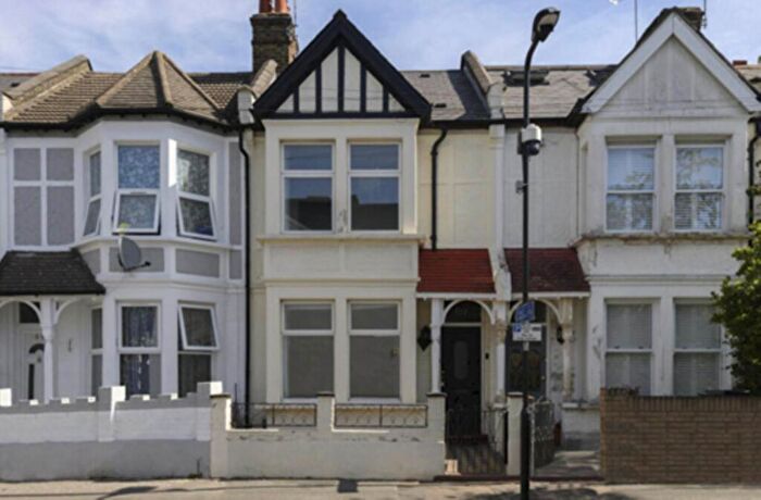 3 Bedroom House For Sale In Dawlish Road, Leyton, E10