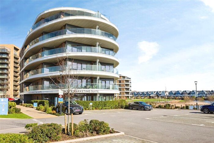 2 Bedroom Flat To Rent In Flagstaff Road, Reading, Berkshire, RG2