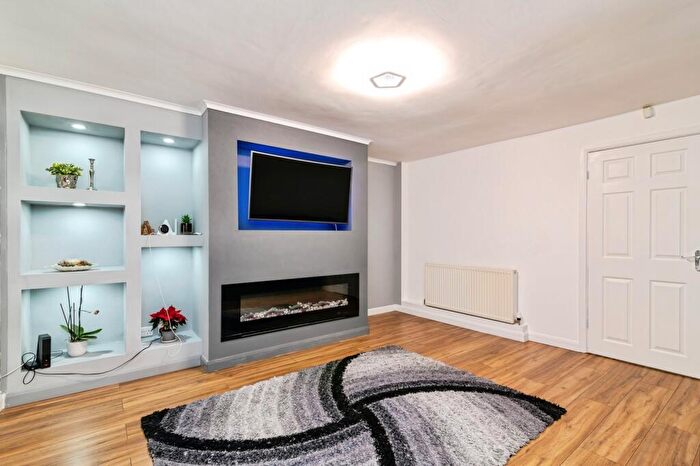 3 Bedroom End Of Terrace House For Sale In Grierson Avenue, Nottingham, Nottinghamshire, NG5