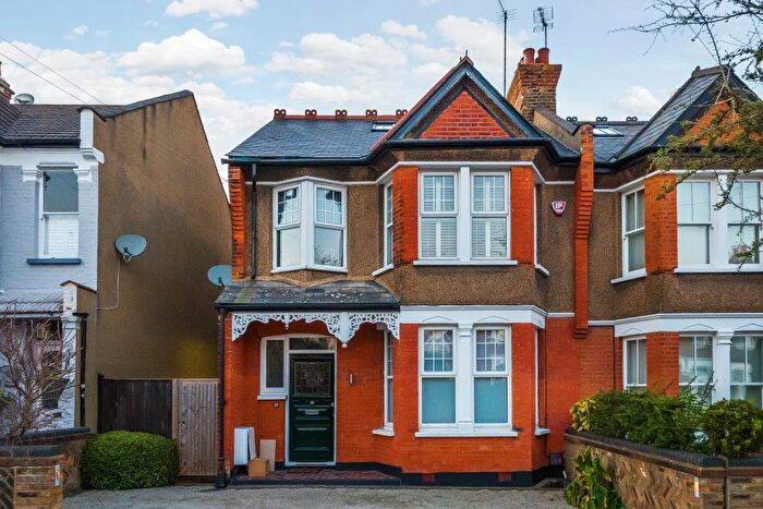 4 Bedroom Semi-Detached House To Rent In Goldsmith Road, London, N11