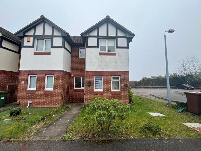 2 Bedroom End Of Terrace House To Rent In Camden Road, Chafford Hundred, RM16