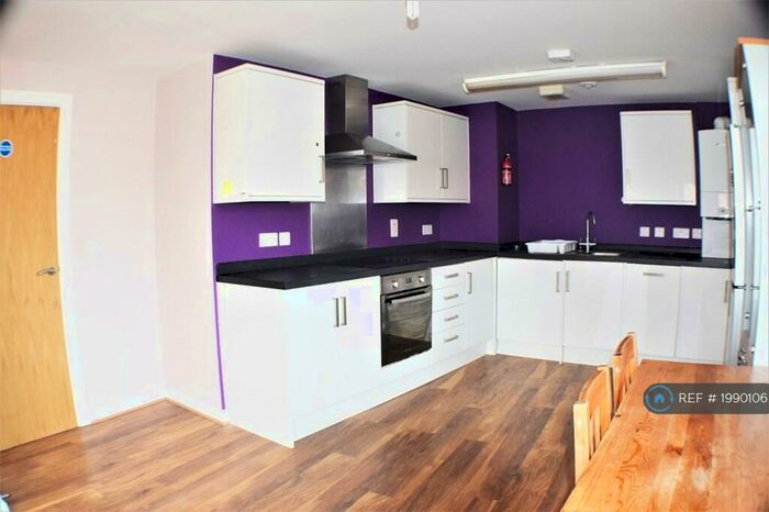 3 Bedroom Flat To Rent In London, London, E1W