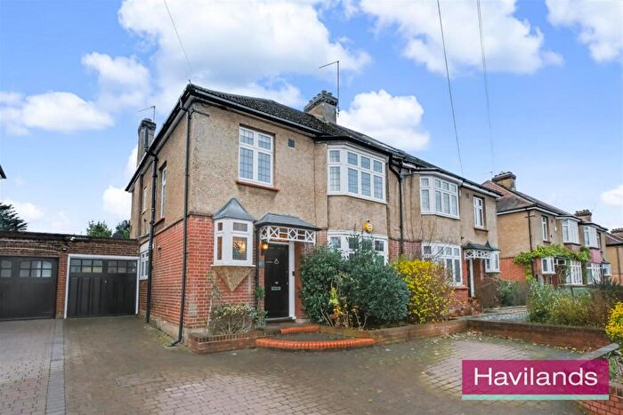 4 Bedroom Semi Detached House For Sale In Vicars Moor Lane, London, N21