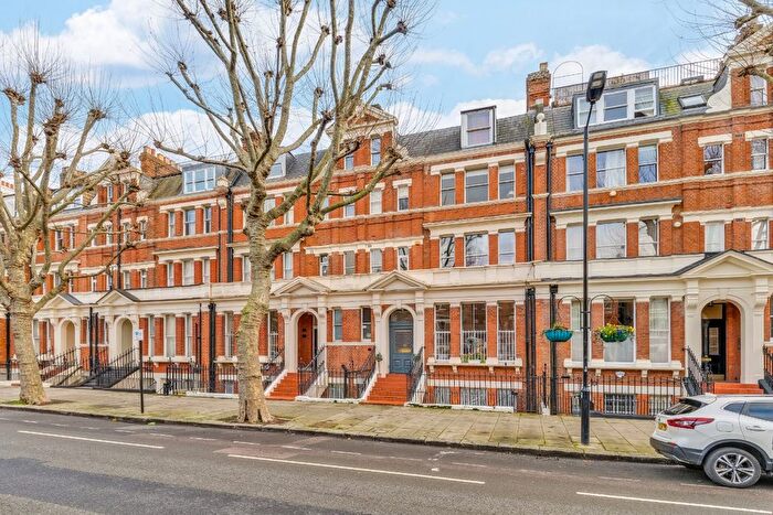 2 Bedroom Flat For Sale In Sutherland Avenue, London, W9