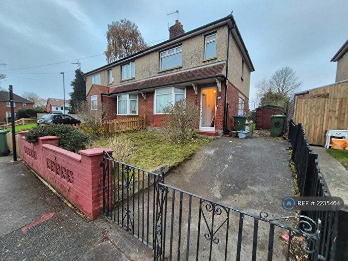 3 Bedroom Semi-Detached House To Rent In Tulip Road, Southampton, SO16