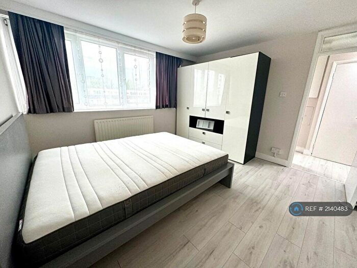 1 Bedroom Flat To Rent In Upper Hawkwell Walk, London, N1