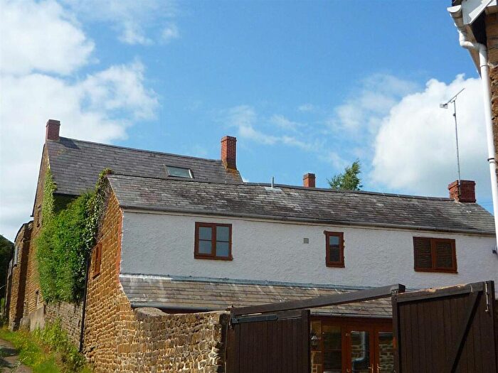 1 Bedroom Flat To Rent In Bell Hill, Hook Norton, OX15