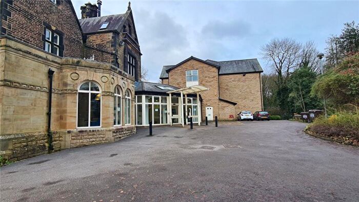 1 Bedroom Apartment For Sale In Charlestown Road, Glossop, Derbyshire, SK13