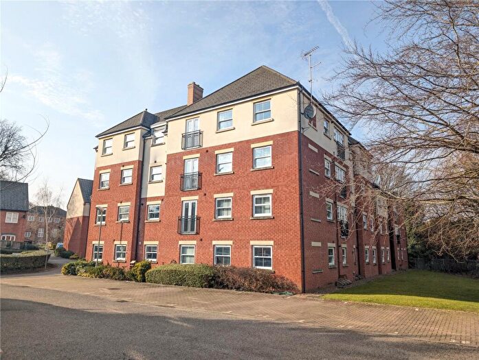 2 Bedroom Flat For Sale In Ashby Grove, Loughborough, Leicestershire, LE11