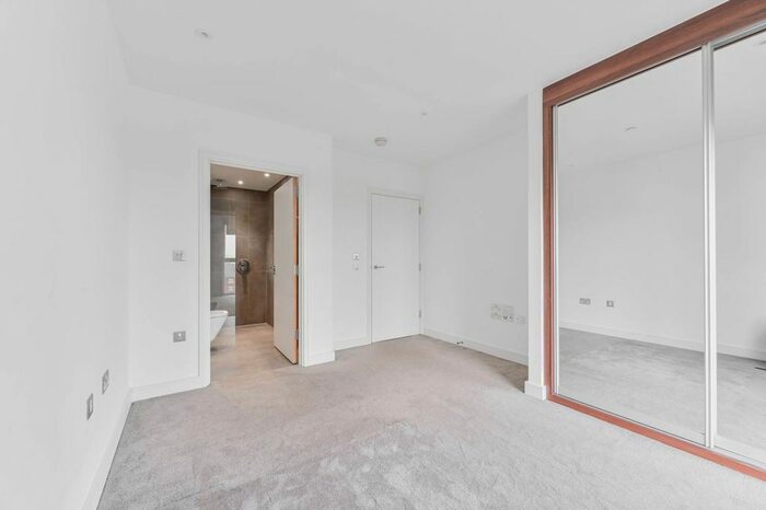 2 Bedroom Flat To Rent In Nine Elms Point, Nine Elms, London, SW8