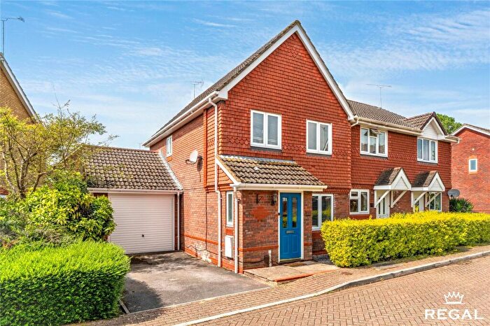 3 Bedroom Semi-Detached House For Sale In Larkspur Drive, Chandlers Ford, SO53