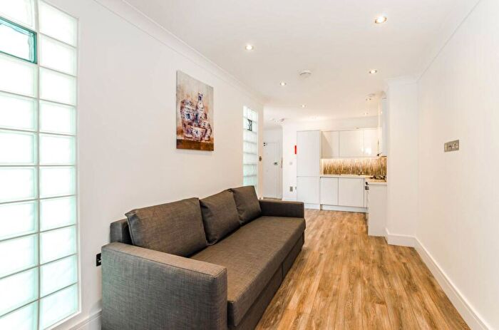 2 Bedroom Flat To Rent In Fonthill Road, Finsbury Park, London, N4