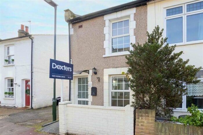 2 Bedroom Property To Rent In Walpole Place, Teddington, TW11