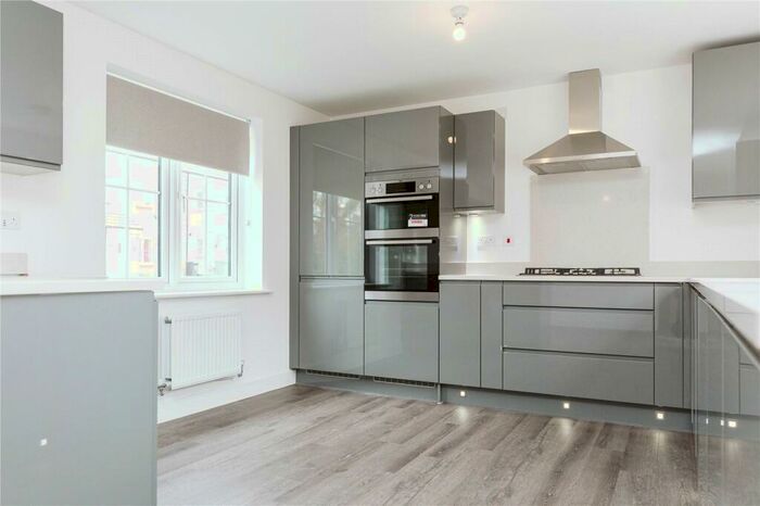 4 Bedroom Detached House To Rent In Goldenrod Road, Emersons Green, Bristol, BS16