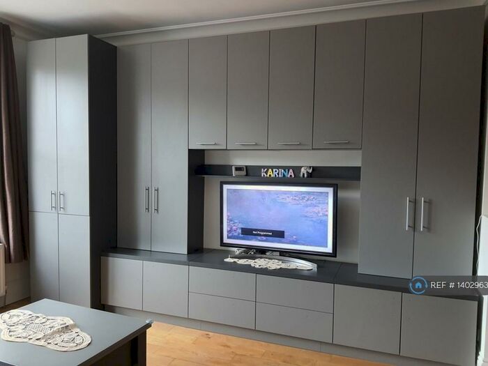 1 Bedroom Flat To Rent In Beaufort Road, Kingston Upon Thames, KT1