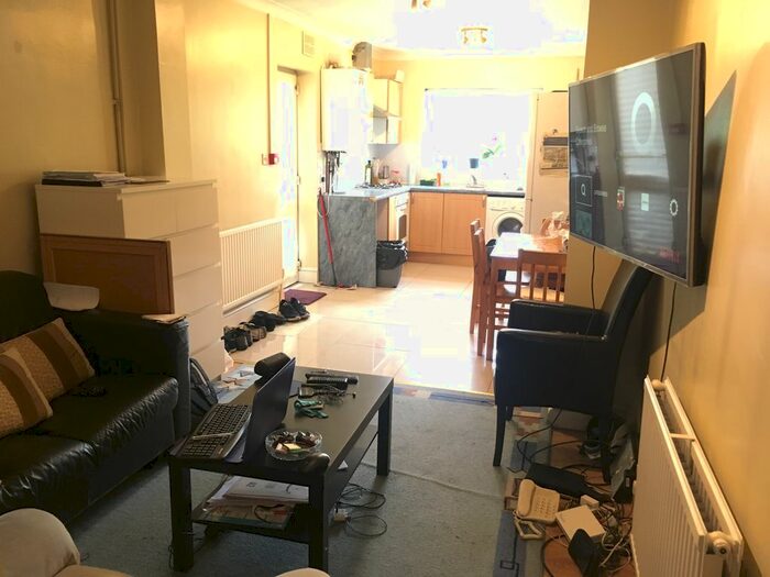 1 Bedroom Flat To Rent In Very Near Craven Road Area, Ealing Broadway West, W5